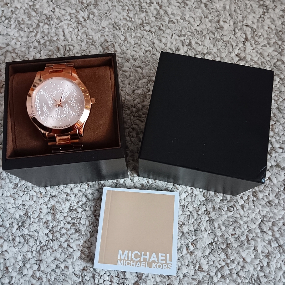 RARE! Michael Kors Rose Gold Slim Runway Watch - Picture 2 of 12